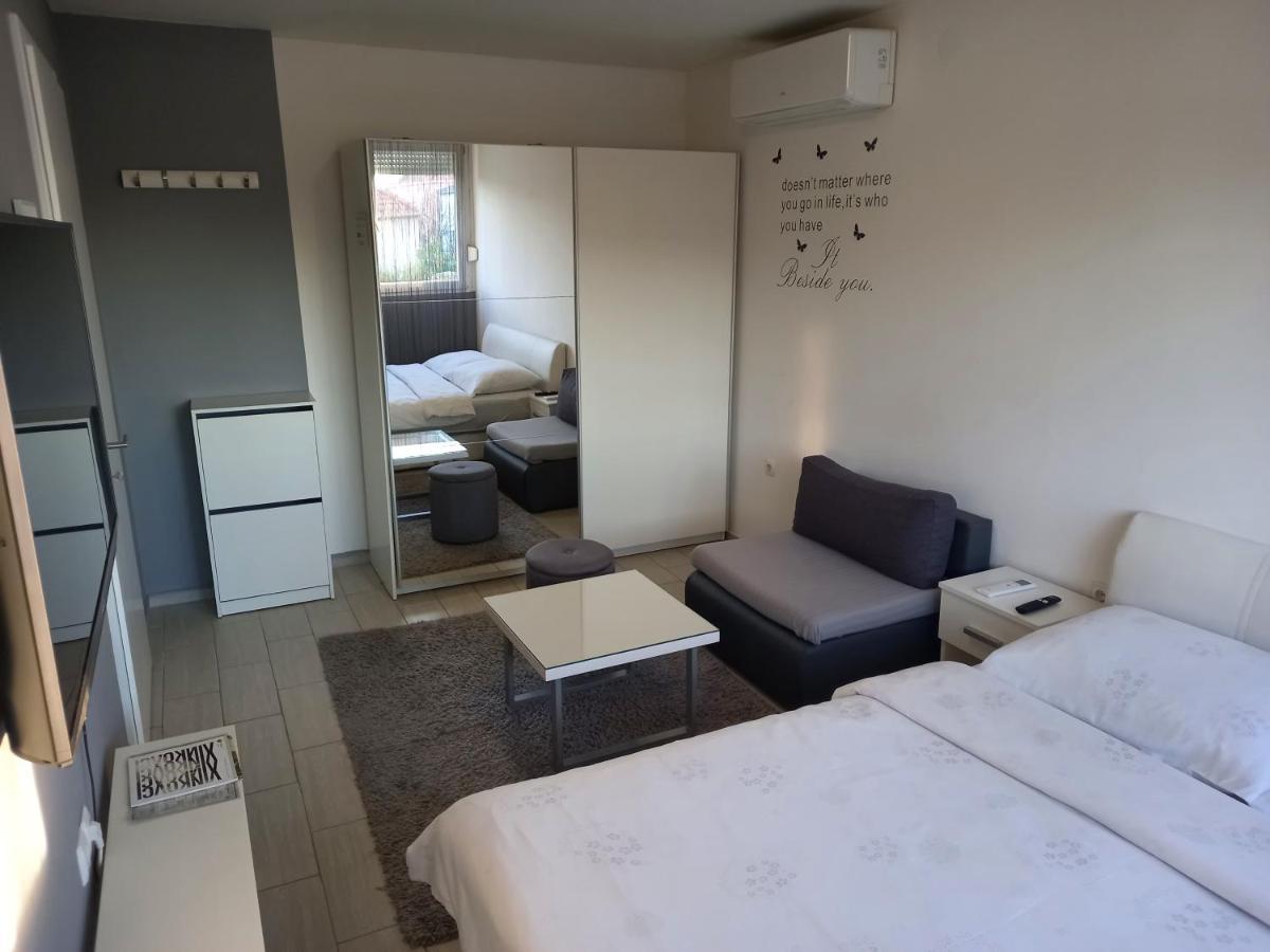 Apartment Sven Vinkovci Eksteriør bilde