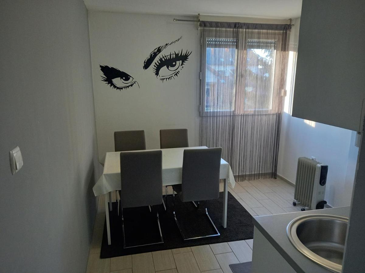 Apartment Sven Vinkovci Eksteriør bilde